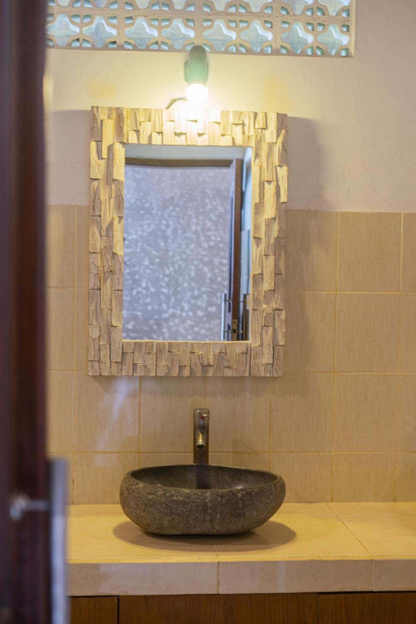 Villa Salya - 3Br - Private Pool - 1Min Walk To La Favela! Seminyak  Bagian luar foto