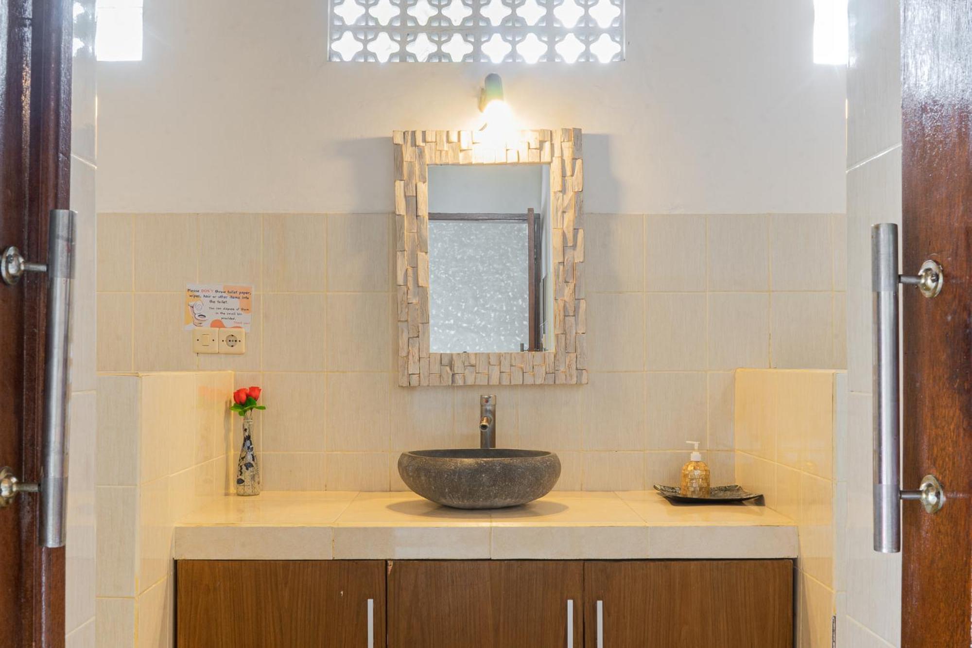 Villa Salya - 3Br - Private Pool - 1Min Walk To La Favela! Seminyak  Bagian luar foto