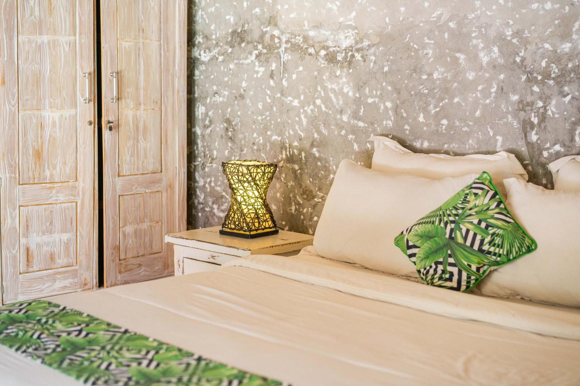 Villa Salya - 3Br - Private Pool - 1Min Walk To La Favela! Seminyak  Bagian luar foto